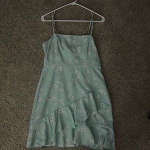 light floral print. medium. altard state. worn once. great condition